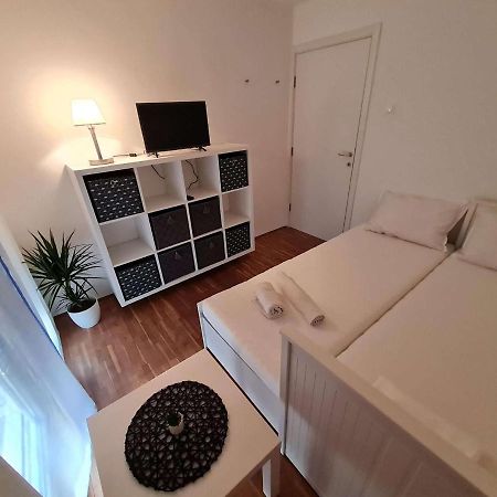 Apartmani Lovre I Zara ภายนอก รูปภาพ