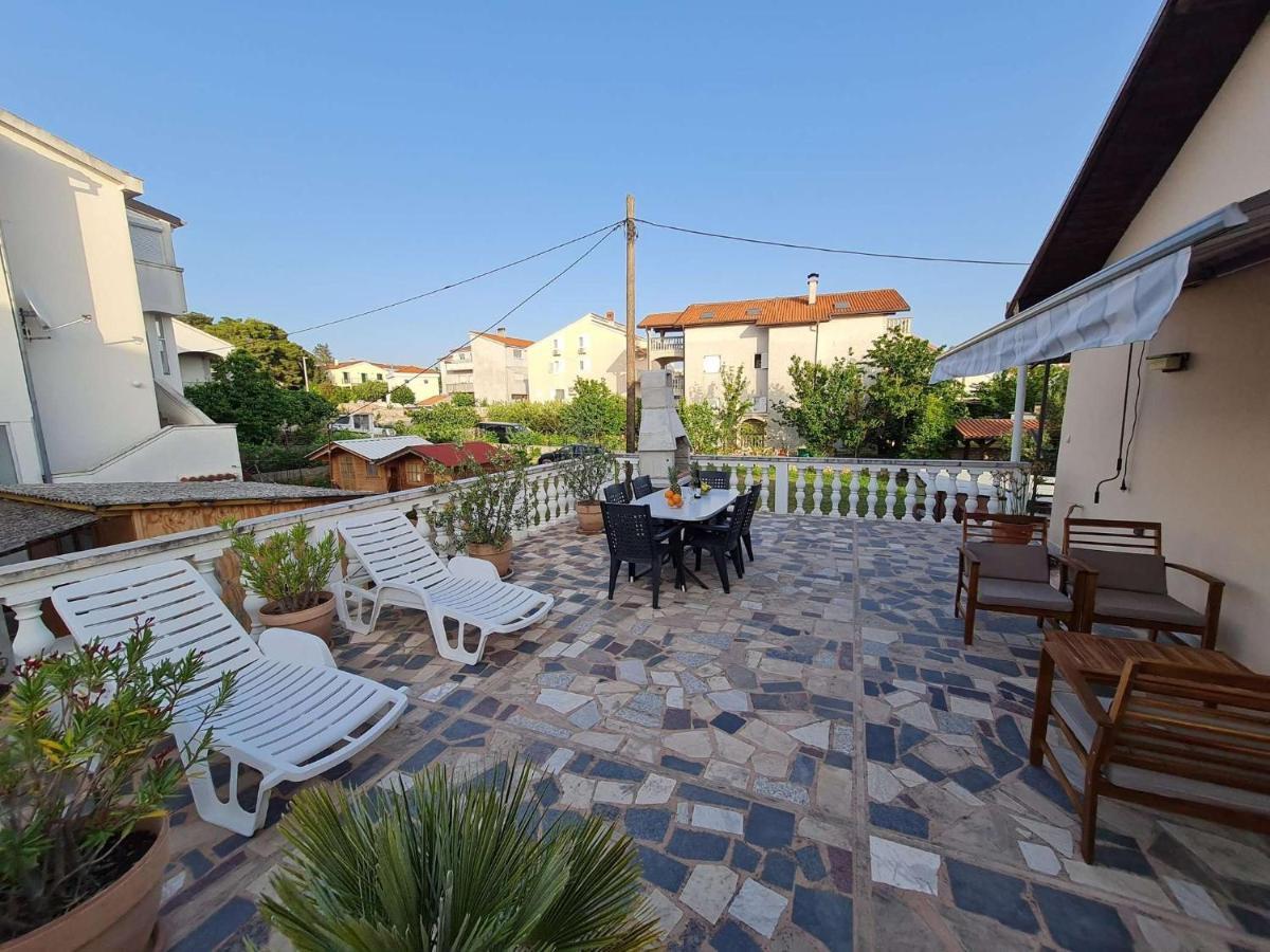 Apartmani Lovre I Zara ภายนอก รูปภาพ