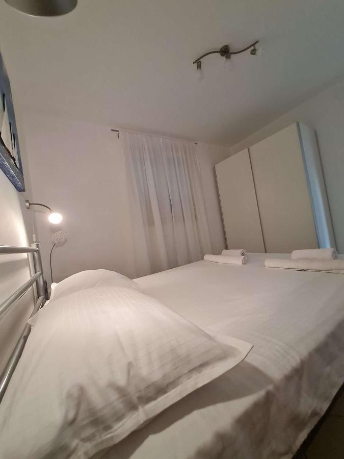 Apartmani Lovre I Zara ภายนอก รูปภาพ