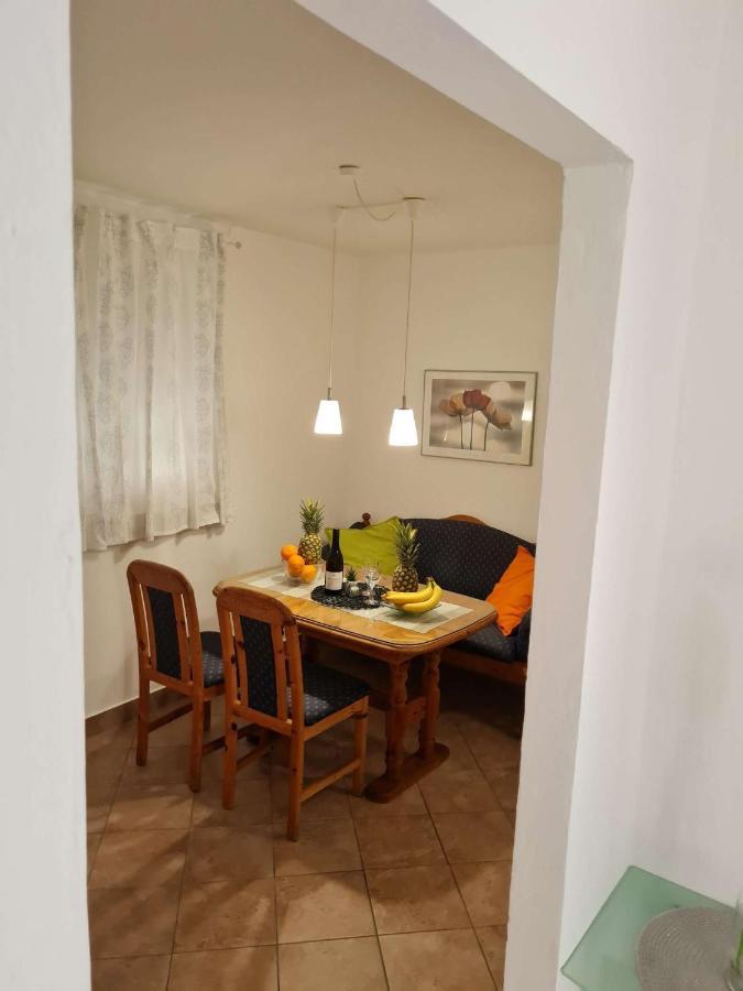 Apartmani Lovre I Zara ภายนอก รูปภาพ