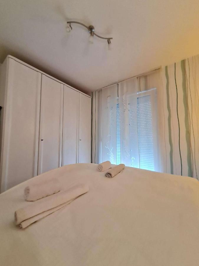Apartmani Lovre I Zara ภายนอก รูปภาพ