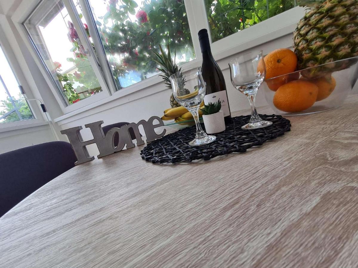 Apartmani Lovre I Zara ภายนอก รูปภาพ