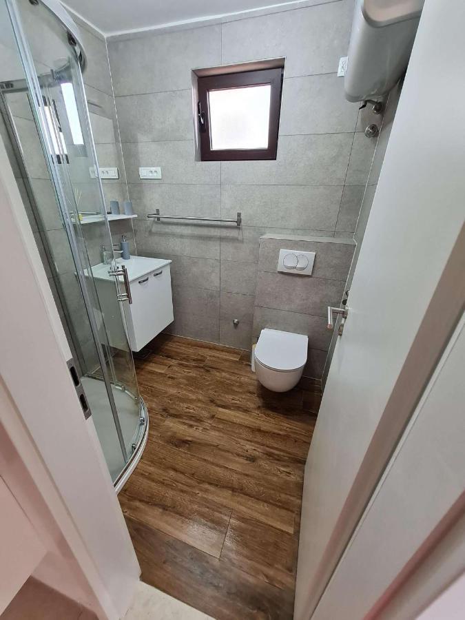 Apartmani Lovre I Zara ภายนอก รูปภาพ
