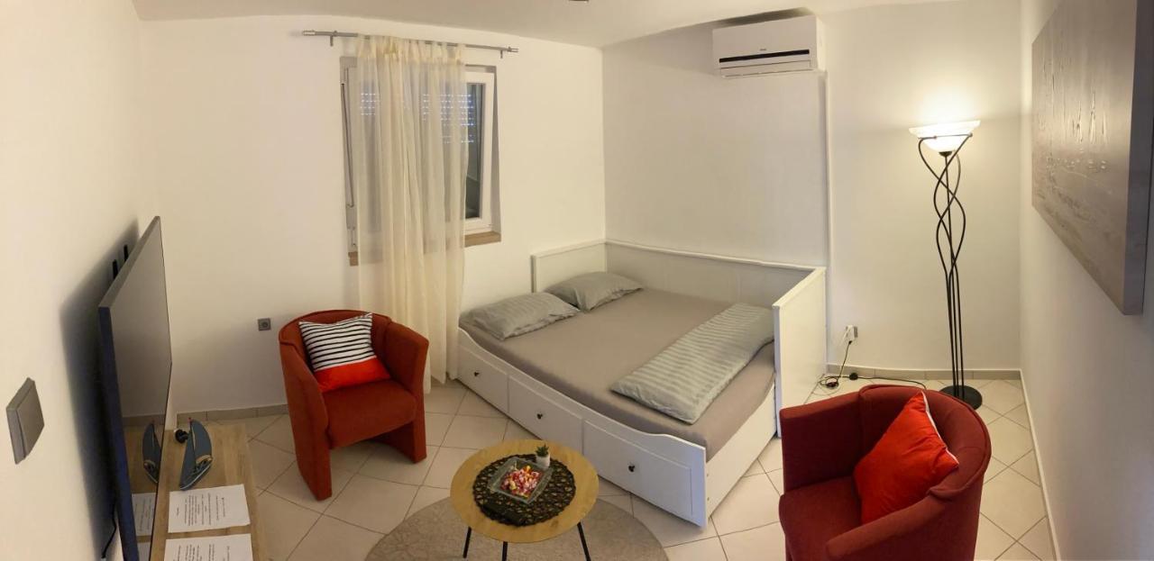 Apartmani Lovre I Zara ภายนอก รูปภาพ