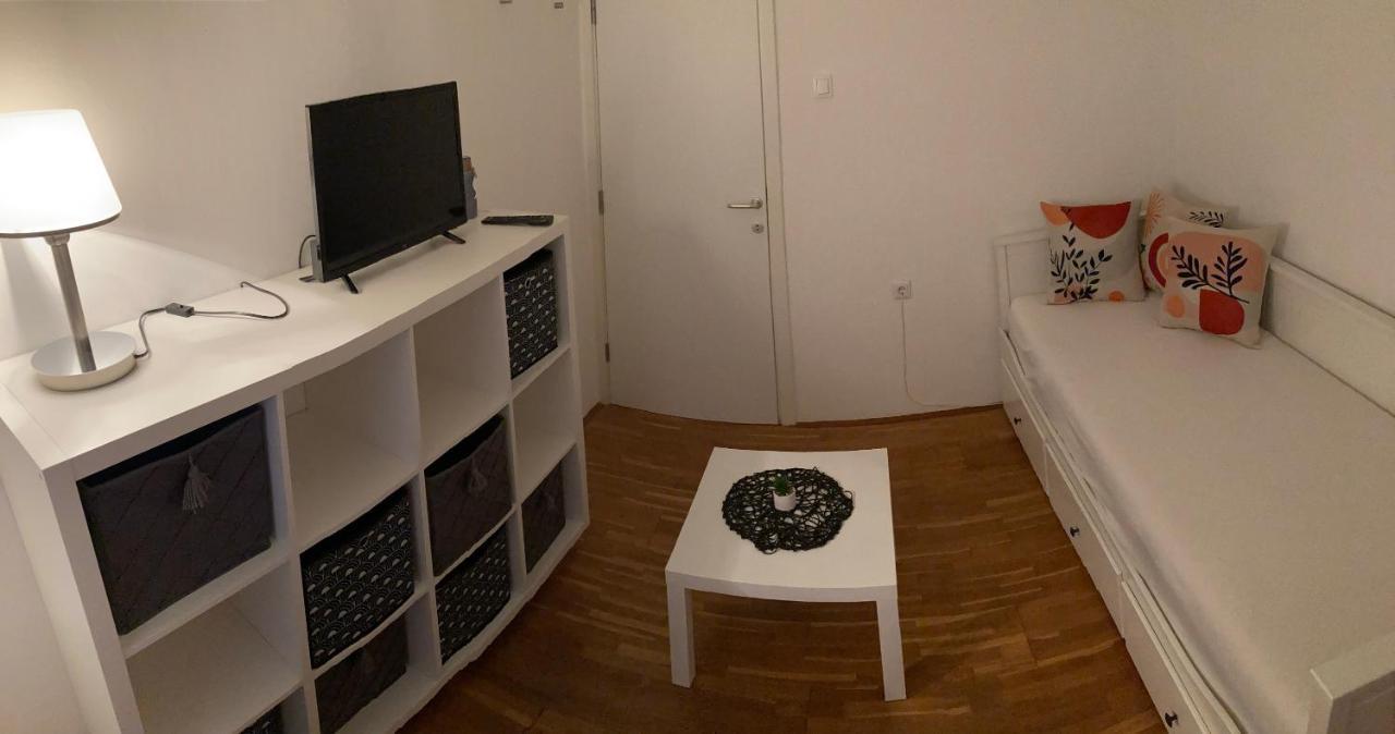 Apartmani Lovre I Zara ภายนอก รูปภาพ